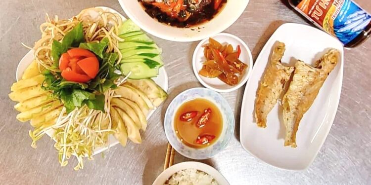 Nước mắm cá sặc truyền thống Tư Hon: Mang đậm hương vị xứ gạo trắng nước trong