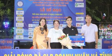 Bế mạc giải bóng đá CLB Doanh nhân Hà Tĩnh Phía Nam tranh cúp One Fin