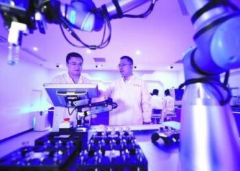 AI-Chemist thúc đẩy nghiên cứu và thí nghiệm hóa học