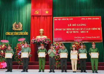 Bế giảng Lớp Cao cấp lý luận chính trị, hệ tập trung – Khóa 10 mở tại Công an tỉnh Lâm Đồng