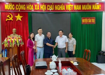Viện IRLPIE, Viện IMRIC, Tc Nhiếp ảnh và Đời sống, TTTV pháp luật và Bv Răng Hàm Mặt Sài Gòn thăm, làm việc với UBND Huyện Tân Trụ (Long An)