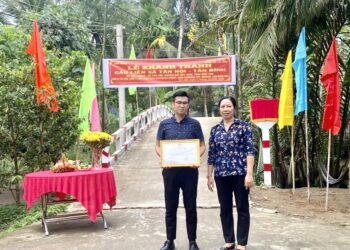 Ông Phan Mạnh Hùng – CEO Cty Ruviteks (LB Nga) vinh dự được Viện IMRIC, Viện IRLPIE vinh danh “Doanh nhân tài năng hội nhập quốc tế” lần I 2022