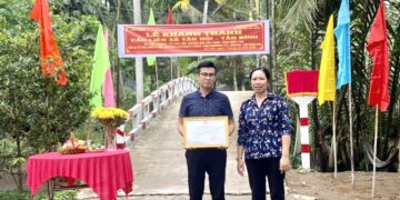 Ông Phan Mạnh Hùng – CEO Cty Ruviteks (LB Nga) vinh dự được Viện IMRIC, Viện IRLPIE vinh danh “Doanh nhân tài năng hội nhập quốc tế” lần I 2022