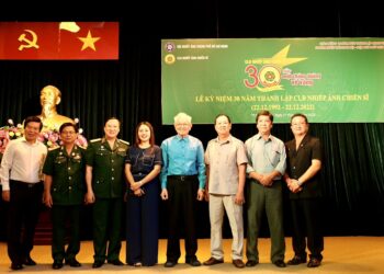 CLB Nhiếp ảnh chiến sĩ: Kỷ niệm 30 năm một chặng đường vẻ vang – Khai mạc triển lãm ảnh “Bài ca người chiến sĩ canh trời”