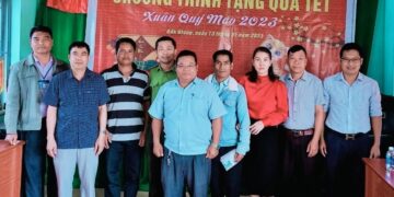 Công ty TNHH Đất Gốc (Khánh Hoà) trao quà Tết cho người nghèo tại huyện Đắk Glong, tỉnh Đắk Nông