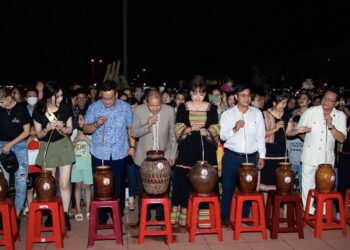 Thí sinh Cuộc thi Hoa hậu Doanh nhân Toàn cầu lần I 2023 (Miss Business Global 2023) giao lưu văn hoá truyền thống các dân tộc tại huyện Krông Nô, tỉnh Đắk Nông