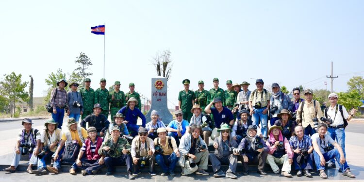 PSA: Trại sáng tác chủ đề “Ảnh Nghệ thuật và cuộc sống” của đoàn Nghệ sĩ Nhiếp ảnh Việt Nam khu vực Đông Nam bộ đi thực tế sáng tác tại huyện Lộc Ninh (Bình Phước)