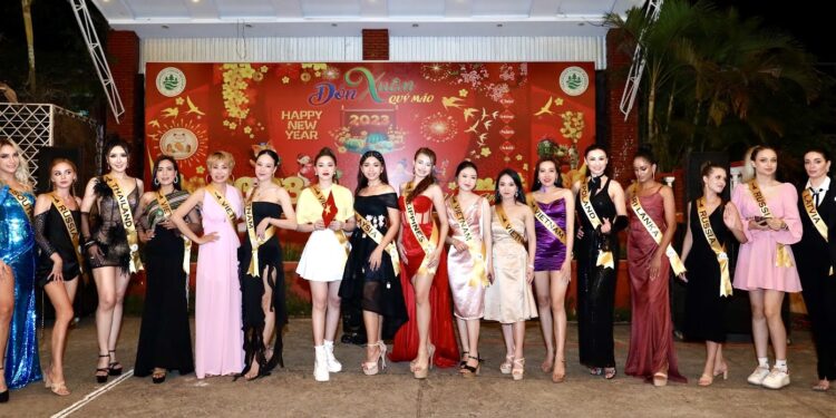 Đoàn thí sinh Hoa hậu Doanh nhân Toàn cầu 2023 giao lưu Văn hóa ẩm thực, đốt lửa trại tại DakNong Lodge Resort TP. Gia Nghĩa