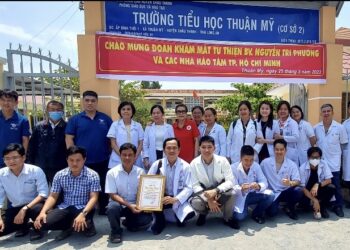 PSA: Thắm đượm tình người về khám mắt, phát thuốc, tặng quà cho người dân khó khăn xã Thuận Mỹ (huyện Châu Thành, tỉnh Long An)