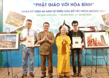 Hội Nhiếp ảnh TP.HCM – Viện NCPHVN tổ chức trọng thể khai mạc tuần lễ triển lãm ảnh “Phật giáo với hòa bình”