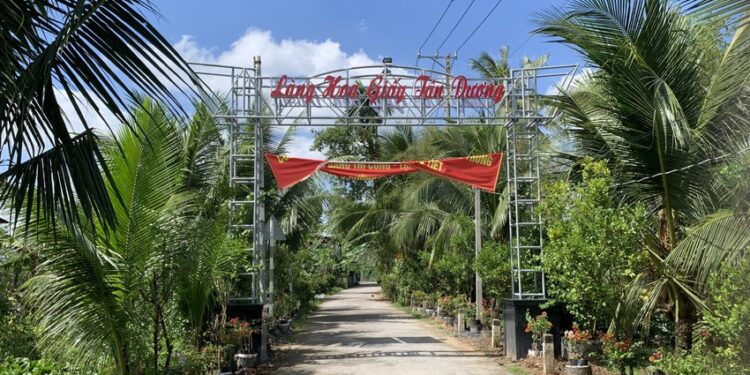 Ứng dụng khoa học công nghệ vào sản xuất, xây dựng thương hiệu sản phẩm, làng nghề mới từng bước tiến nhanh, vững chắc