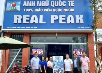 Trung tâm tư vấn pháp luật Toàn Tâm (TTLCC) đến thăm và làm việc với Trung tâm Anh ngữ Quốc tế Real Peak tại Đắk Nông