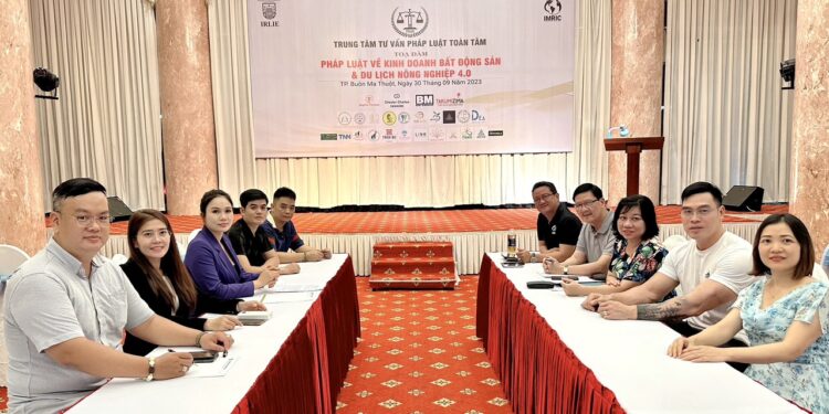 Viện IMRIC – Viện IRLIE và Trung tâm TTLCC: Họp rà soát công tác tổ chức tọa đàm “Pháp luật về kinh doanh bất động sản&Du lịch nông nghiệp 4.0”