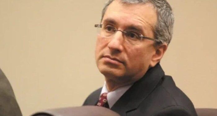 Án Tây-Luật Ta: Tình yêu mù quáng khiến nhà khoa học thành kẻ sát nhân