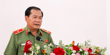 Giám đốc Công an TP Cần Thơ trả lời cử tri về phòng chống tội phạm trên không gian mạng