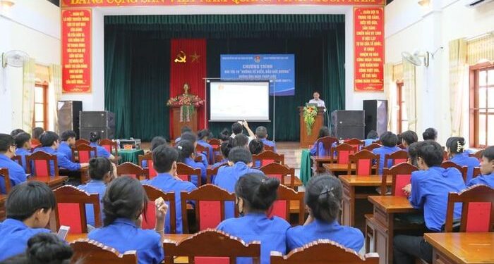 Tuyên truyền pháp luật về biển đảo cho học sinh Quảng Trị