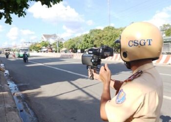 Trung tâm tư vấn pháp luật Toàn Tâm (TTLCC): CSGT có được hóa trang để bắn tốc độ các xe vi phạm – Gara ô tô được mở trong khu dân cư?