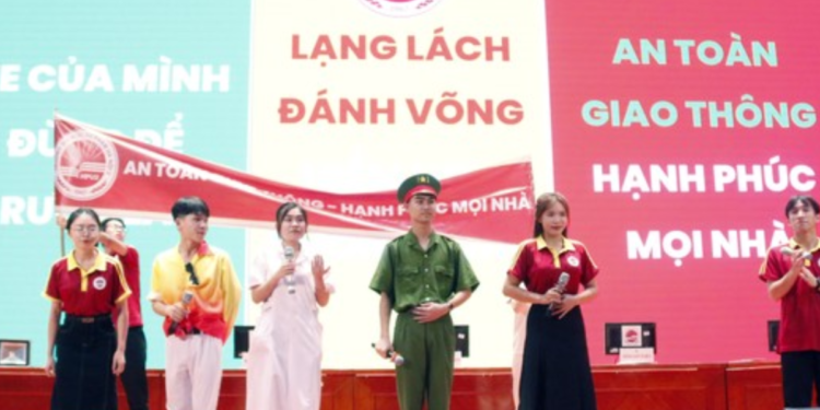 “Hội thi tìm hiểu Luật Giao thông đường bộ và kỹ năng lái xe mô tô an toàn” cho sinh viên khu vực phía Bắc năm 2023