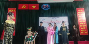 Học sinh trường PTTH Lê Thánh Tôn tái hiện dòng chảy văn hóa Việt qua dự án dạy học phát triển năng lực “Dòng chảy văn học”