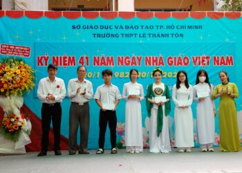 Trường PTTH Lê Thánh Tôn tổ chức Lễ kỷ niệm 41 năm ngày Nhà giáo Việt Nam