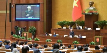 Có nên bỏ hoàn toàn trách nhiệm thu thập chứng cứ của tòa án?