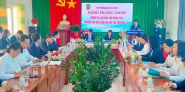 Thứ trưởng Bộ Tư pháp Đặng Hoàng Oanh thăm và làm việc với Phân hiệu Trường Đại học Luật Hà Nội tại Đắk Lắk