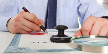 Bộ Tư pháp ‘vạch’ vi phạm nghiêm trọng tại một Văn phòng công chứng