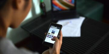 Ông Hồ Minh Sơn – CT HĐQL Viện Nghiên cứu Chính sách pháp luật&Kinh tế hội nhập (IRLIE): Doanh nghiệp Tài chính – Ngân hàng mạnh dạn đối mặt với tin giả