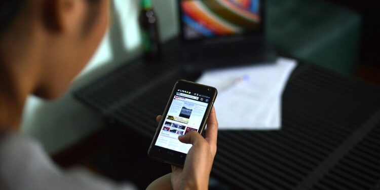 Ông Hồ Minh Sơn – CT HĐQL Viện Nghiên cứu Chính sách pháp luật&Kinh tế hội nhập (IRLIE): Doanh nghiệp Tài chính – Ngân hàng mạnh dạn đối mặt với tin giả