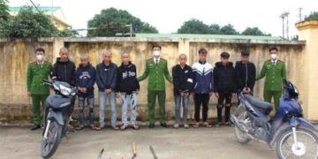 Bắt nhóm thiếu niên dùng hung khí cướp tài sản