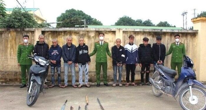 Bắt nhóm thiếu niên dùng hung khí cướp tài sản