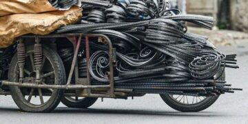 Xe ‘máy chém’ ngang nhiên và thách thức nhất, vì sao vẫn được làm ngơ?