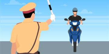 Trung tâm tư vấn pháp luật Toàn Tâm (TTLCC): Cảnh sát giao thông có được quyền kiểm tra cốp xe, ví của lái xe và được gửi quyết định xử phạt về cơ quan?