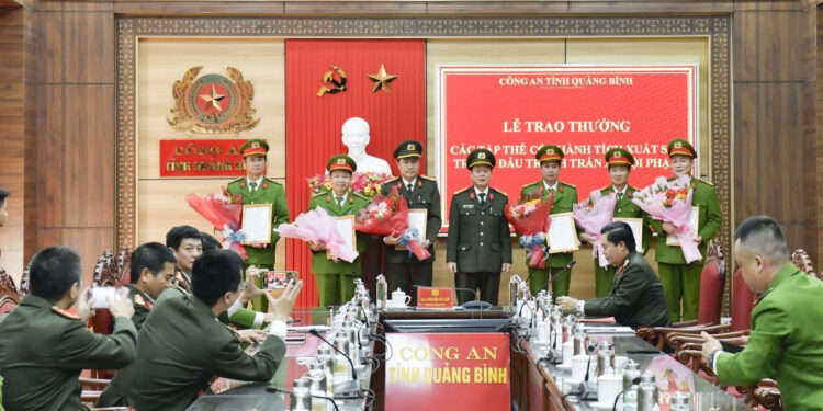 Công an Quảng Bình: Trao thưởng cho các đơn vị trong cuộc chiến chống tội phạm