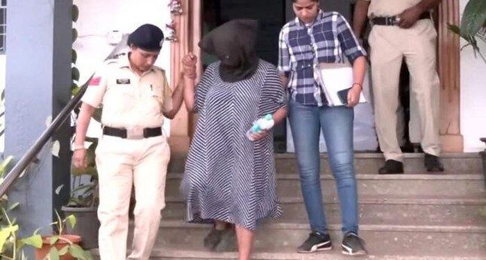 Án Nước ngoài-Luật Việt Nam: Nữ Giám đốc bị bắt vì nghi sát hại con trai 4 tuổi