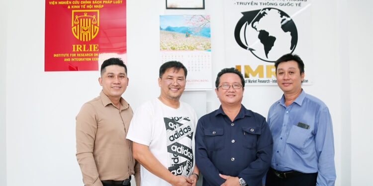 CEO Phan Mạnh Hùng – Cty Mays Ruviteks (Liên bang Nga) thăm, làm việc với Viện IMRIC và Viện IRLIE