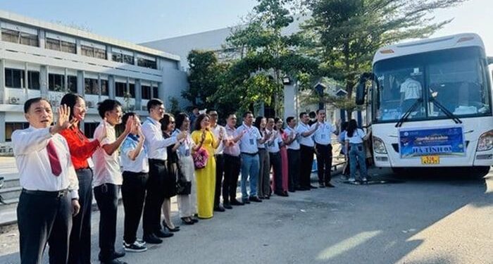 Tết Giáp Thìn 2024: Những chuyến xe ân tình khiến đường vềnhà gần hơn