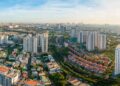 Người bị thu hồi đất được bồi thường bằng đất có cùng mục đích với đất bị thu hồi hoặc bằng tiền, bằng đất khác hoặc bằng nhà ở
