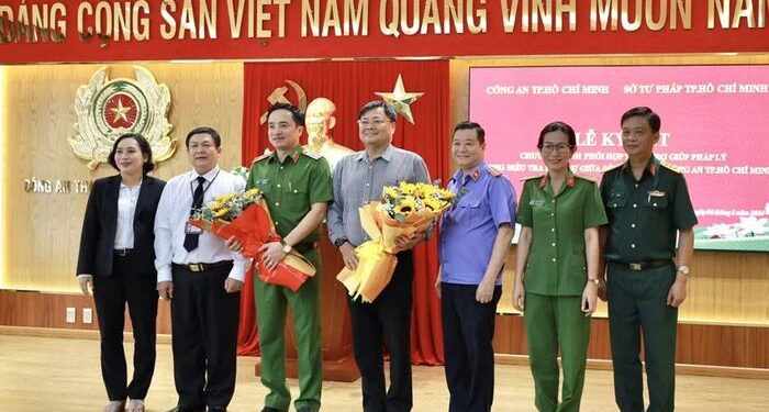 Công an và Sở Tư pháp TP.HCM ký kết chương trình trực trợgiúp pháp lý trong điều tra hình sự