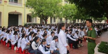 Dạy con hiểu luật để tránh xa ma túy