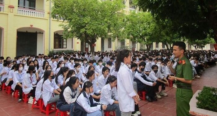 Dạy con hiểu luật để tránh xa ma túy