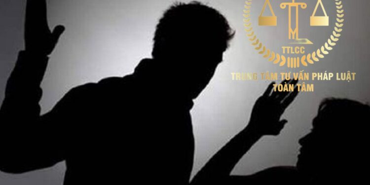 Trung tâm tư vấn pháp luật Toàn Tâm (TTLCC): Hành hạ người khác vì cuồng tín – Người sử dụng lao động vi phạm quy định về thời giờ làm việc?