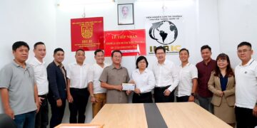 VIỆN NGHIÊN CỨU THỊ TRƯỜNG – TRUYỀN THÔNG QUỐC TẾ PHỐI HỢP VIỆN NGHIÊN CỨU CHÍNH SÁCH PHÁP LUẬT&KINH TẾ HỘI NHẬP TRAO TẶNG KINH PHÍ XÂY DỰNG NHÀ TÌNH THƯƠNG