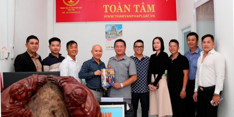 Trung tâm tư vấn pháp luật Toàn Tâm (TTLCC): Đỗ xe trên dốc không chèn bánh – Sử dụng đèn pha gây tai nạn giao thông bị xử lý như thế nào?