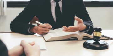 Quy định thời hạn của Chứng chỉ hành nghề Luật sư – Có cần thiết!