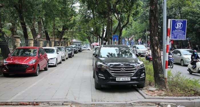 Luật Trật tự, an toàn giao thông đường bộ: Những nơi nào không được dừng, đỗ xe?