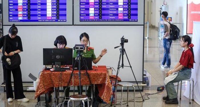 Ghi nhận ngày đầu triển khai Luật Căn cước