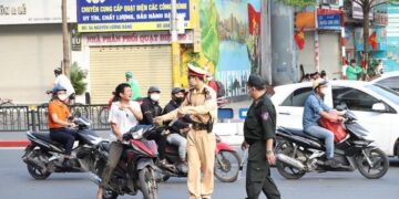 Thượng tôn pháp luật để xây dựng văn hóa giao thông an toàn