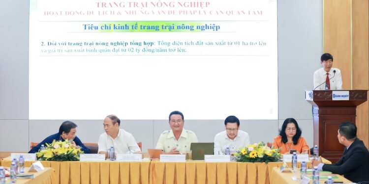 Tạp chí Doanh nghiệp và Trang trại Việt Nam phối hợp Trung tâm tư vấn pháp luật Minh Sơn tổ chức toạ đàm “Phát triển du lịch trang trại – Những vấn đề pháp lý liên quan”