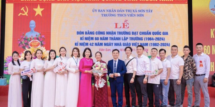 TRƯỜNG THCS VIÊN SƠN TỔ CHỨC TRỌNG THỂ KỶ NIỆM 60 NĂM THÀNH LẬP, ĐÓN NHẬN BẰNG CÔNG NHẬN TRƯỜNG CHUẨN QUỐC GIA